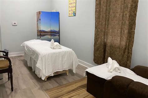 Intimate massage Escort Naujoji Akmene
